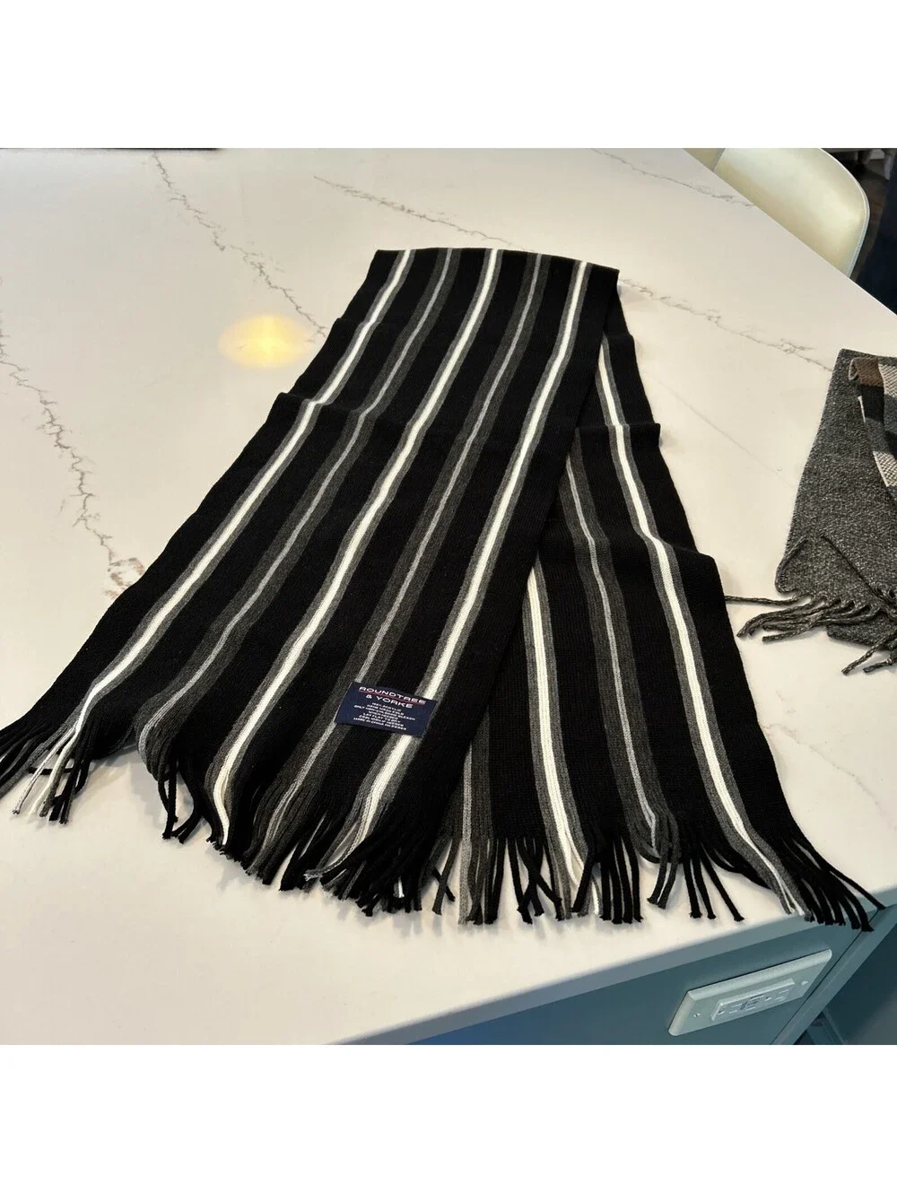 Roundtree & York Men’s Scarves (3)